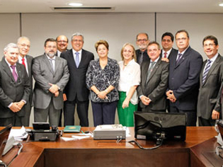 Presidente Dilma recebe propostas das entidades médicas