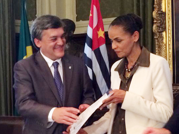 Presidente da AMB entrega propostas à candidata Marina Silva